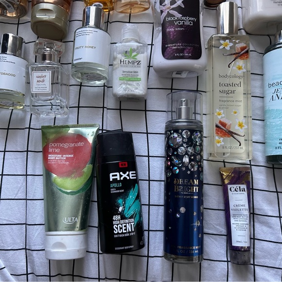 Bundle of perfumes and lotions - Picture 5 of 6